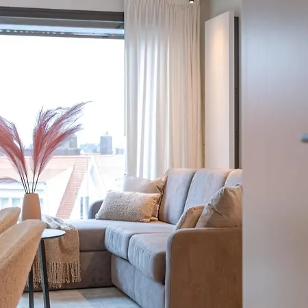 Lovely New Apartment At 'T Zoute Near The Beach Lägenhet